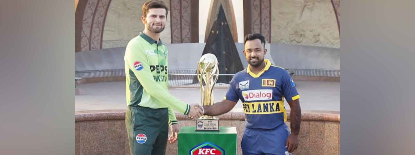 පාකිස්ථාන - ශ්‍රී ලංකා එක්දින සටන අද ඇරඹේ...